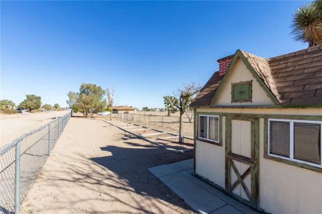 10731 Anaconda Avenue, Oak Hills, CA 92344