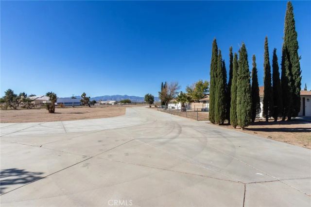 10731 Anaconda Avenue, Oak Hills, CA 92344