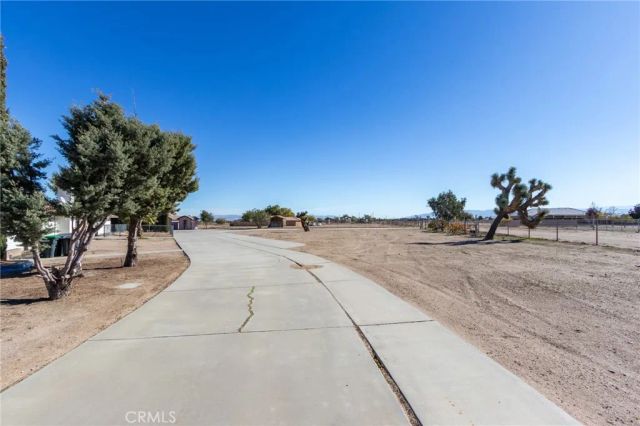 10731 Anaconda Avenue, Oak Hills, CA 92344