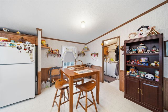 909 Savannah River Drive, Adrian, MI 49221