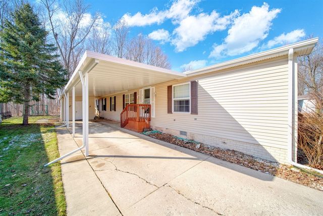 909 Savannah River Drive, Adrian, MI 49221