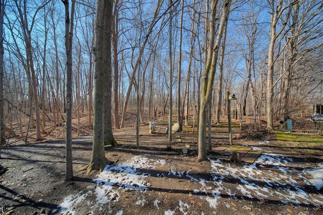 909 Savannah River Drive, Adrian, MI 49221