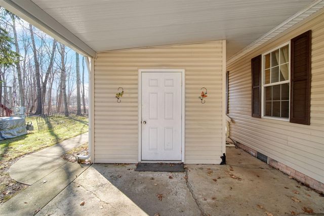 909 Savannah River Drive, Adrian, MI 49221