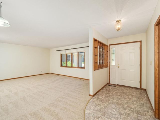 5890 Henry Street, Maple Plain, MN 55359