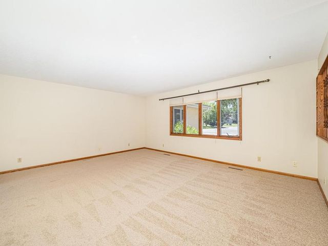 5890 Henry Street, Maple Plain, MN 55359
