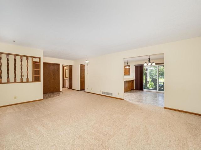 5890 Henry Street, Maple Plain, MN 55359