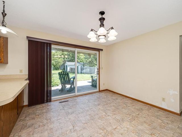 5890 Henry Street, Maple Plain, MN 55359