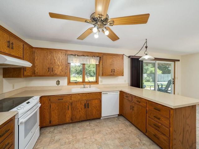 5890 Henry Street, Maple Plain, MN 55359