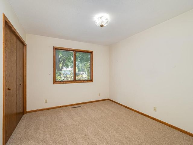 5890 Henry Street, Maple Plain, MN 55359