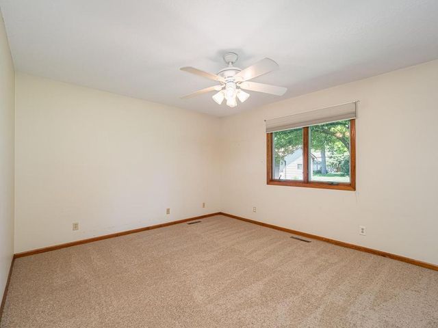 5890 Henry Street, Maple Plain, MN 55359