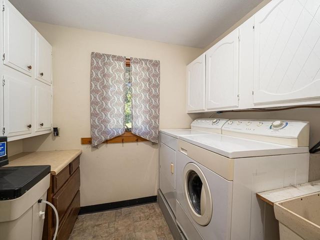 5890 Henry Street, Maple Plain, MN 55359