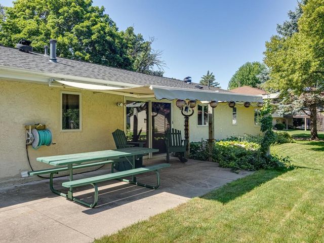 5890 Henry Street, Maple Plain, MN 55359