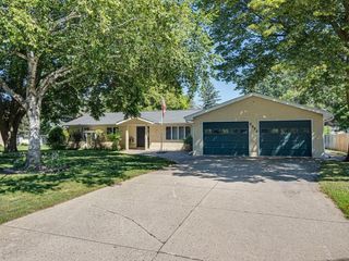 5890 Henry Street, Maple Plain, MN 55359