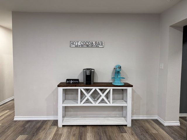 704 NW 13th St, Andrews, TX 79714