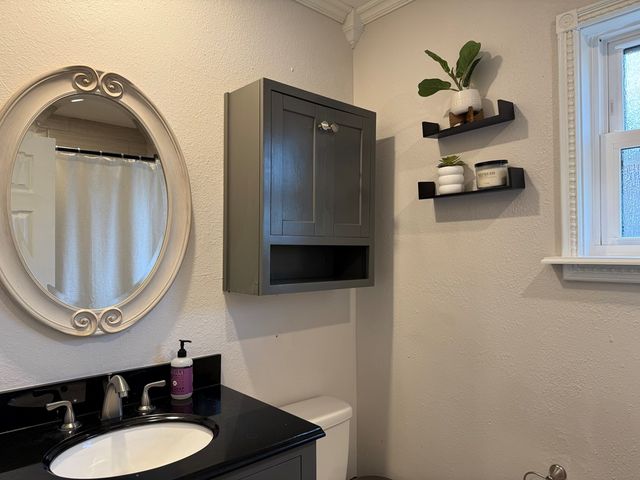 704 NW 13th St, Andrews, TX 79714