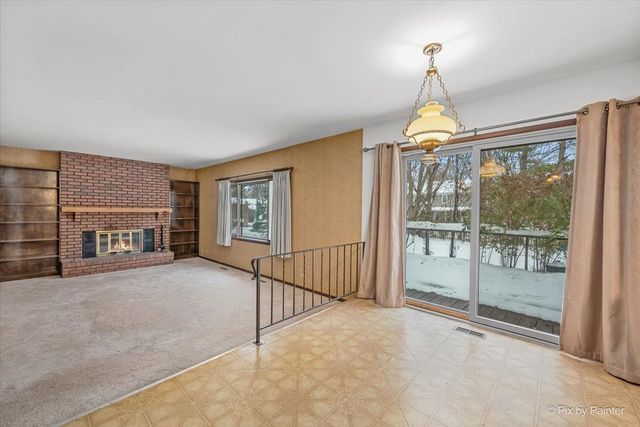 315 Leeds Court, Naperville, IL 60565