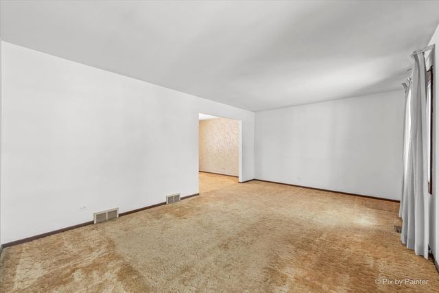 315 Leeds Court, Naperville, IL 60565