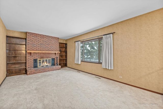 315 Leeds Court, Naperville, IL 60565