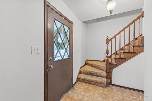 315 Leeds Court, Naperville, IL 60565