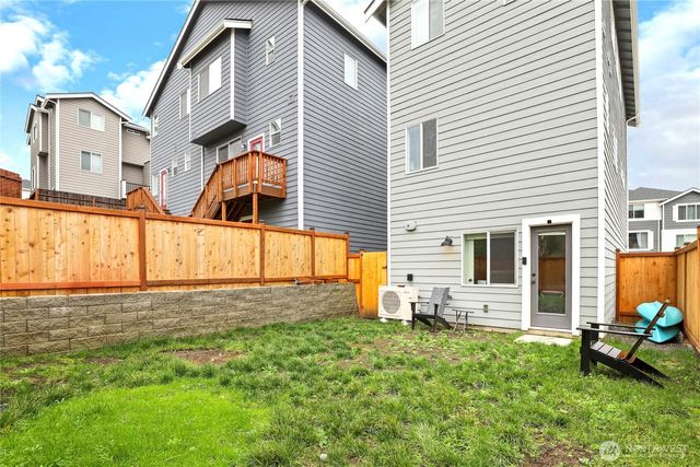 981 NW Highgarden Drive, Bremerton, WA 98311