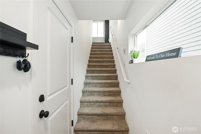 981 NW Highgarden Drive, Bremerton, WA 98311