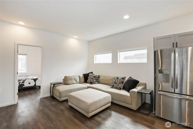 981 NW Highgarden Drive, Bremerton, WA 98311