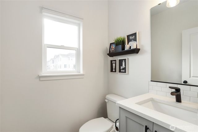 981 NW Highgarden Drive, Bremerton, WA 98311