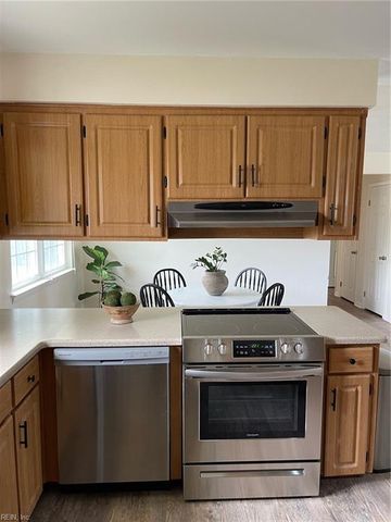 3404 Newport DR, Chesapeake, VA 23321