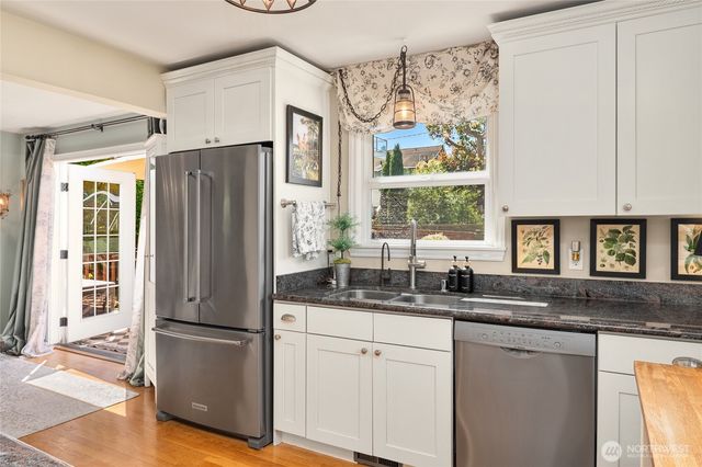 4409 SW Dawson Street, Seattle, WA 98136