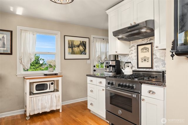 4409 SW Dawson Street, Seattle, WA 98136