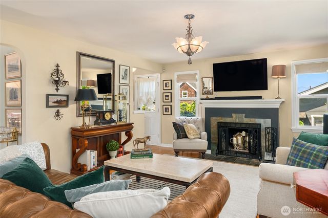 4409 SW Dawson Street, Seattle, WA 98136