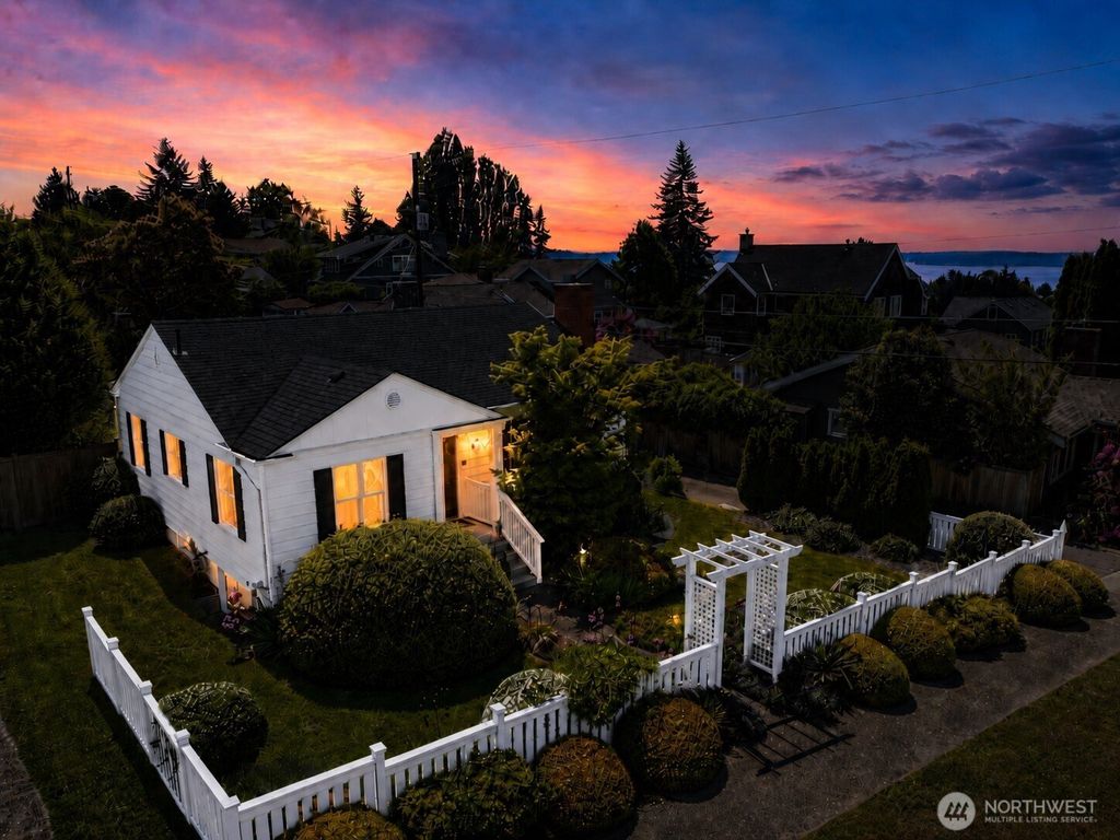 4409 SW Dawson Street, Seattle, WA 98136