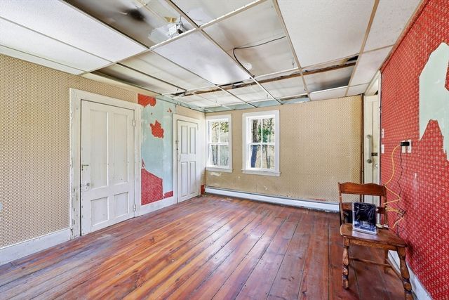 42 Shutesbury Rd, Leverett, MA 01054