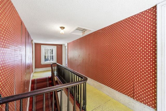 42 Shutesbury Rd, Leverett, MA 01054