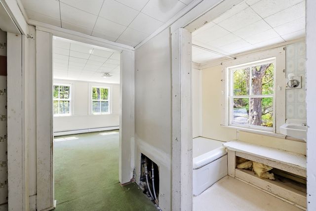 42 Shutesbury Rd, Leverett, MA 01054