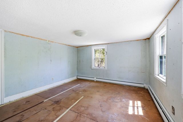42 Shutesbury Rd, Leverett, MA 01054