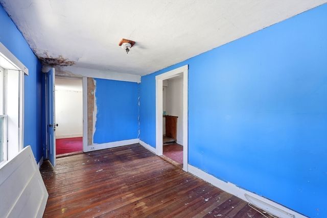 42 Shutesbury Rd, Leverett, MA 01054