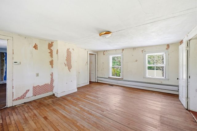 42 Shutesbury Rd, Leverett, MA 01054