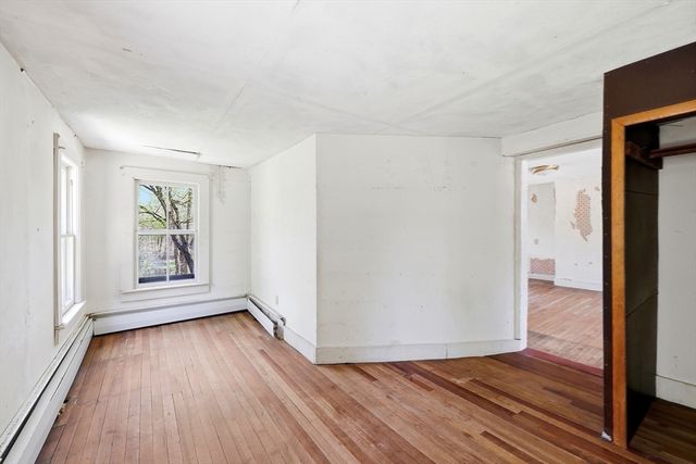 42 Shutesbury Rd, Leverett, MA 01054