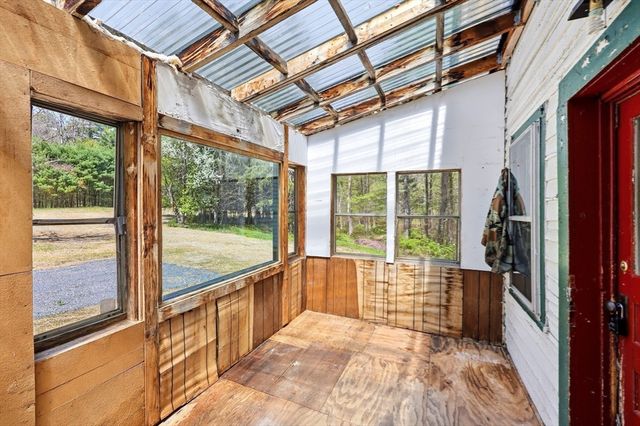 42 Shutesbury Rd, Leverett, MA 01054