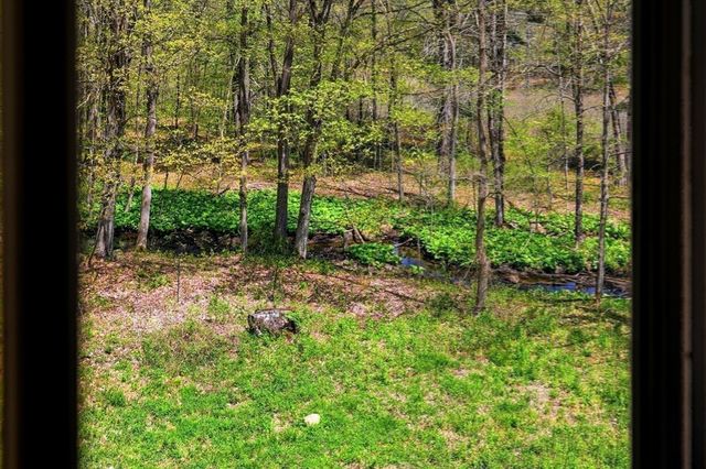 42 Shutesbury Rd, Leverett, MA 01054