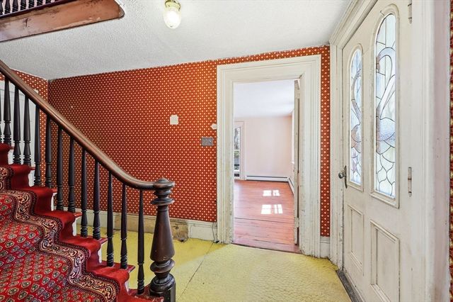 42 Shutesbury Rd, Leverett, MA 01054