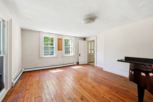 42 Shutesbury Rd, Leverett, MA 01054