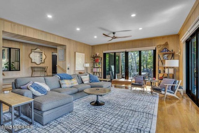 25001 W River Road, Perrysburg, OH 43551