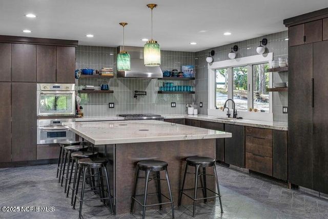 25001 W River Road, Perrysburg, OH 43551