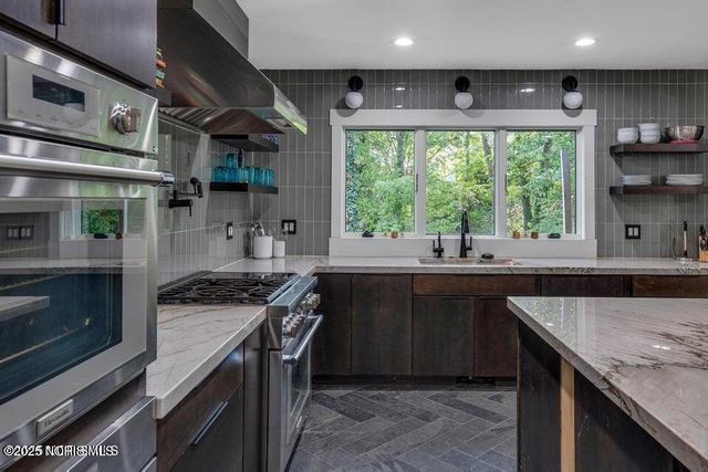 25001 W River Road, Perrysburg, OH 43551