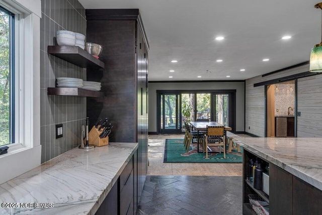 25001 W River Road, Perrysburg, OH 43551