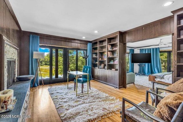 25001 W River Road, Perrysburg, OH 43551