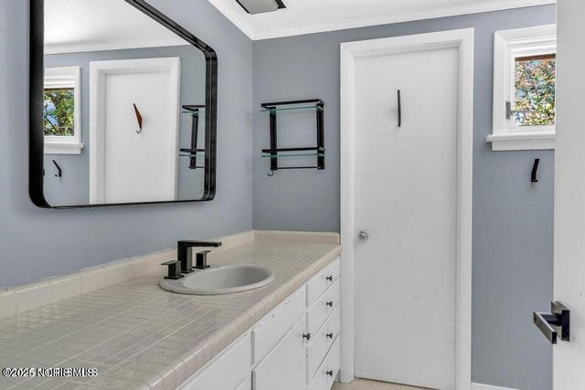 25001 W River Road, Perrysburg, OH 43551