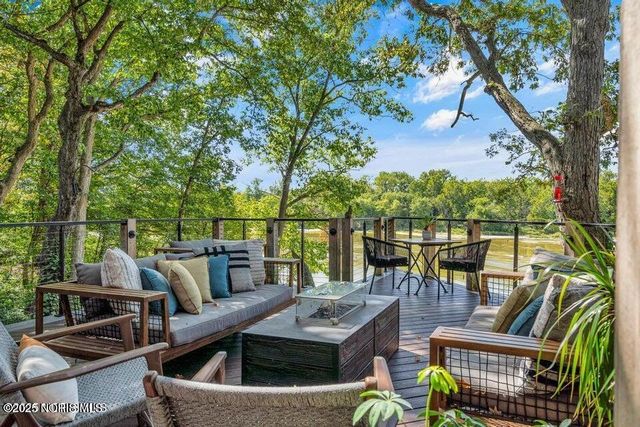 25001 W River Road, Perrysburg, OH 43551